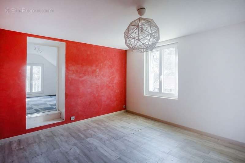 Maison à LIVILLIERS