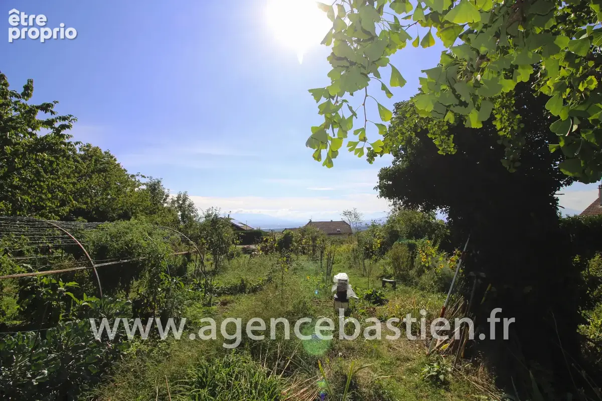 Terrain à GEX