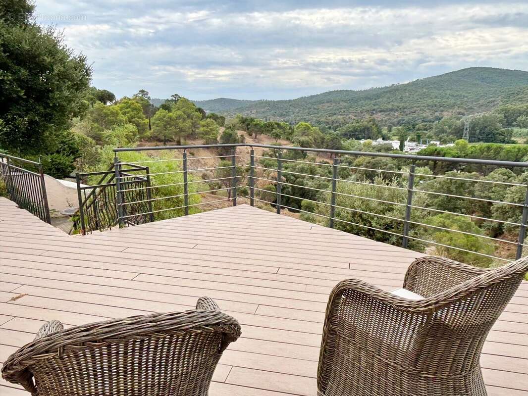 Maison à ROQUEBRUNE-SUR-ARGENS