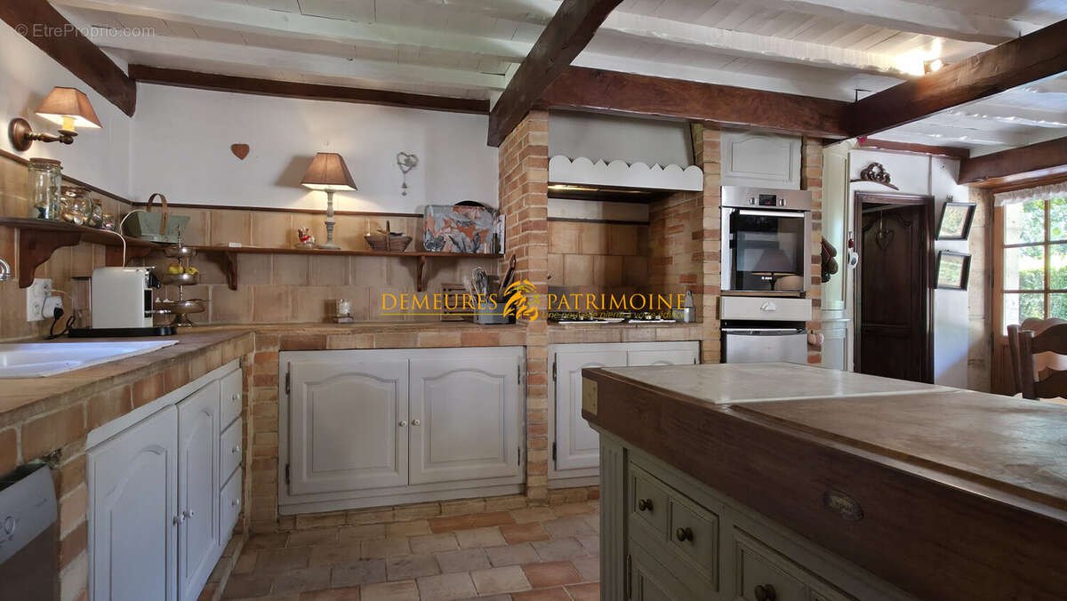 Maison à SALLES-LAVALETTE