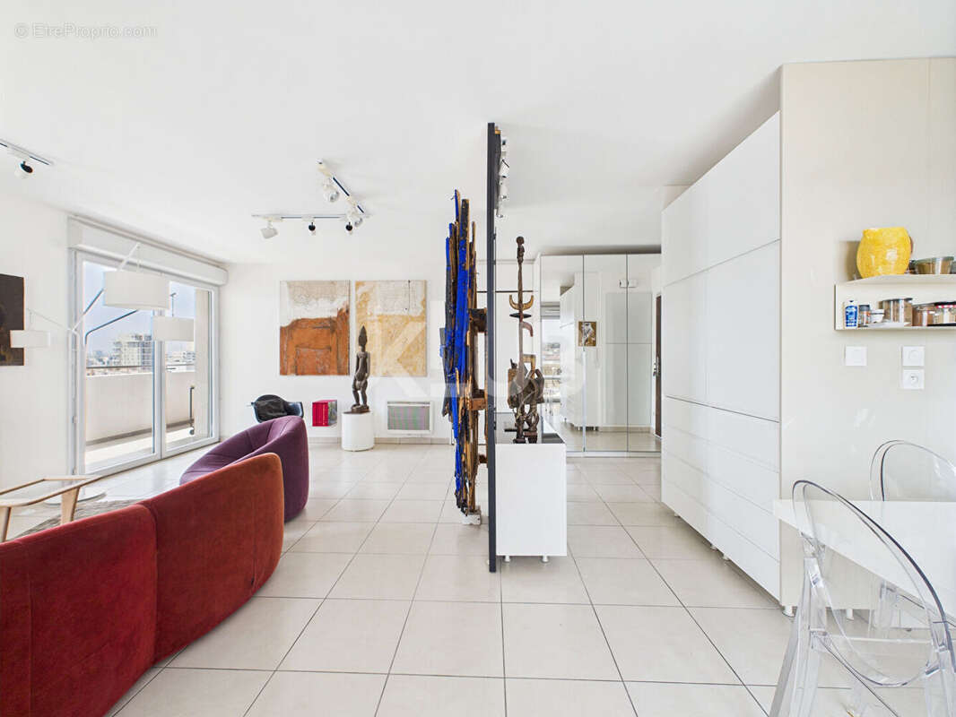 Appartement à MARSEILLE-3E