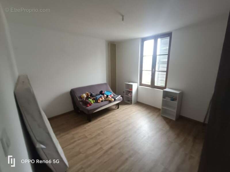 Commerce à FONTEVRAUD-L&#039;ABBAYE