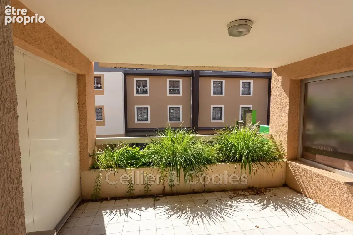 Appartement à BORMES-LES-MIMOSAS