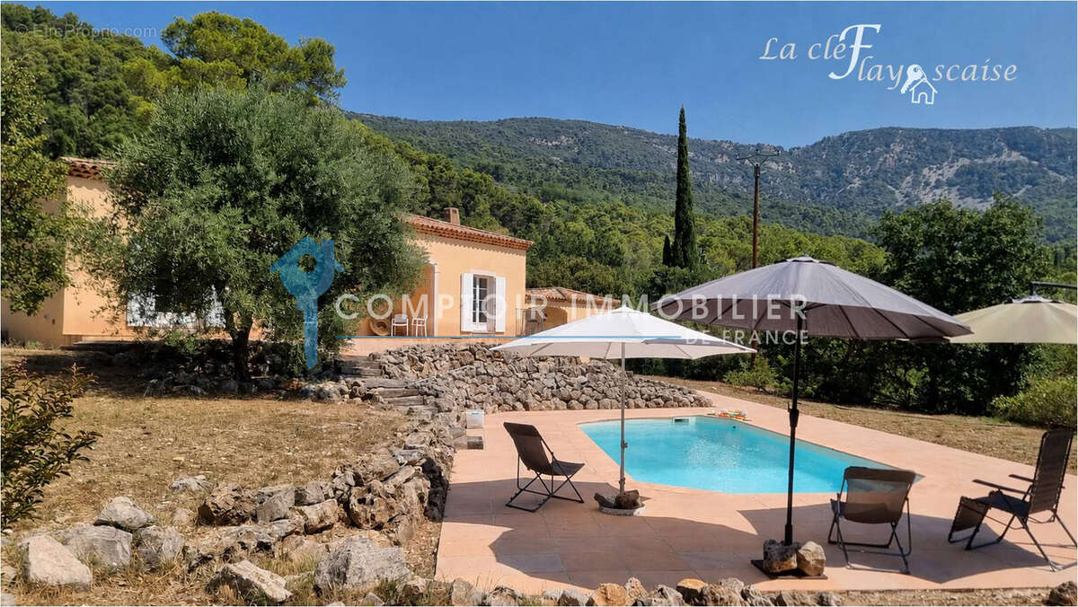 À VENDRE (83) - BARGEMON - Villa avec piscine et vue sur les collines - photo 2