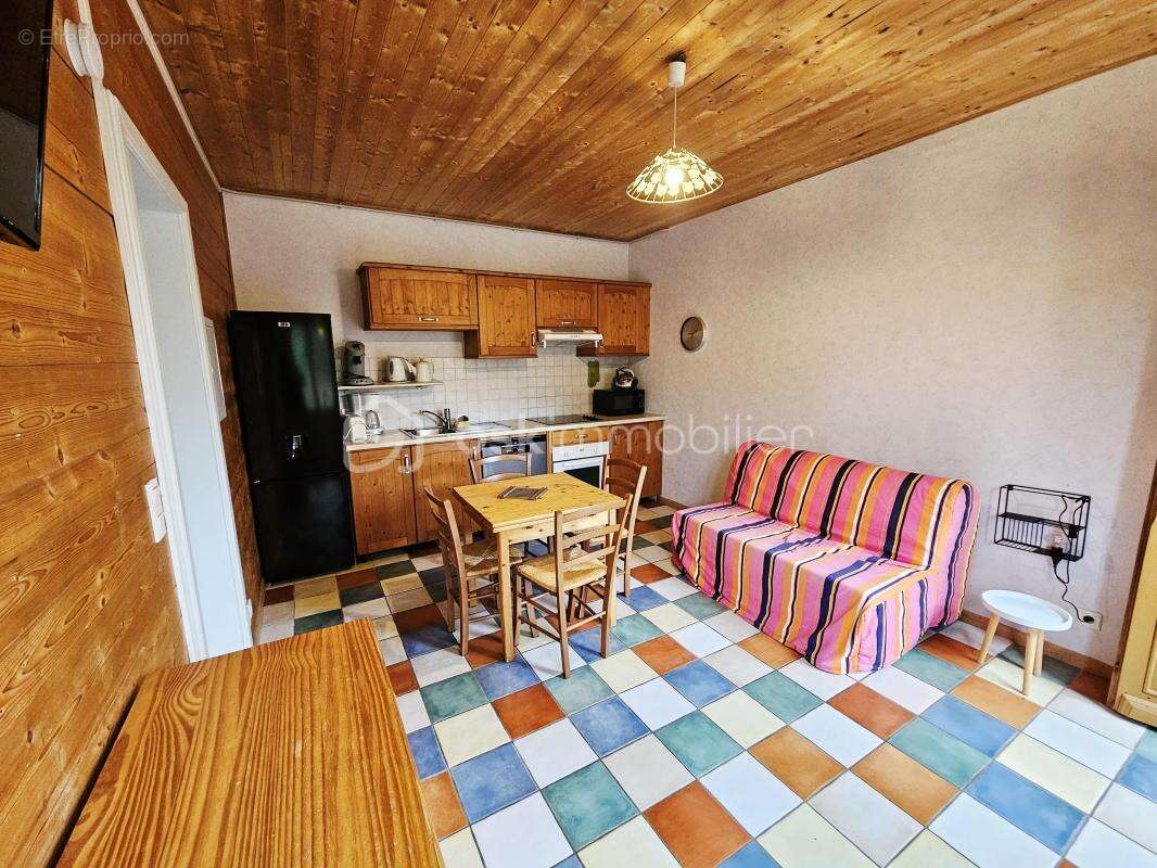 Maison à BESSE-ET-SAINT-ANASTAISE