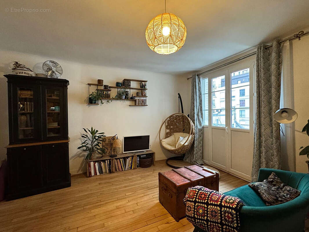 Appartement à PARIS-18E