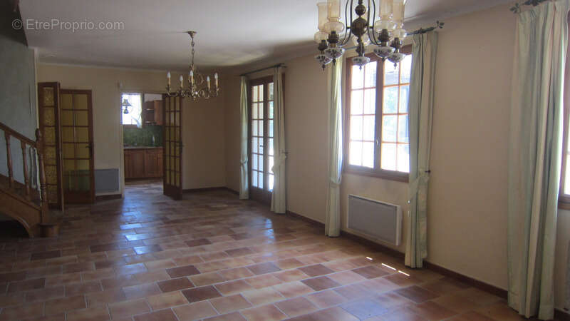 Maison à LORIOL-DU-COMTAT