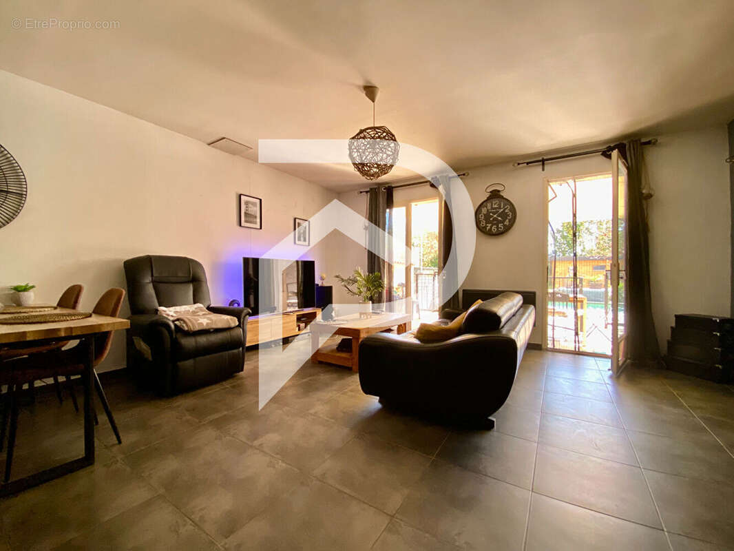 Maison à VILLELAURE