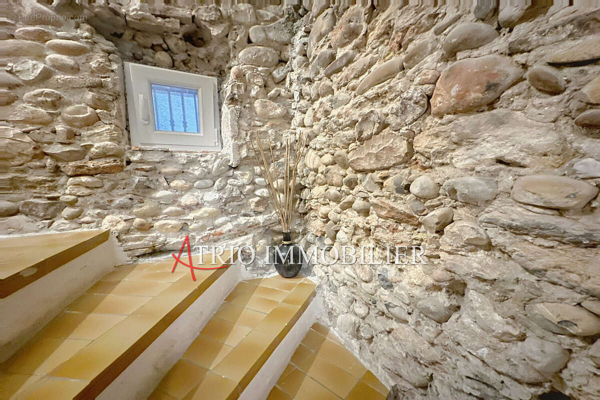 Maison à SAINT-LAURENT-DU-VAR