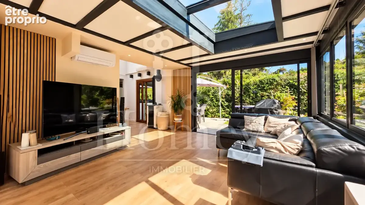 FILLINGES - Véritable Chalet en Madriers - Piscine Chauffée - Forêt Privative de 1200m2 - 10min Frontière Suis - photo 9