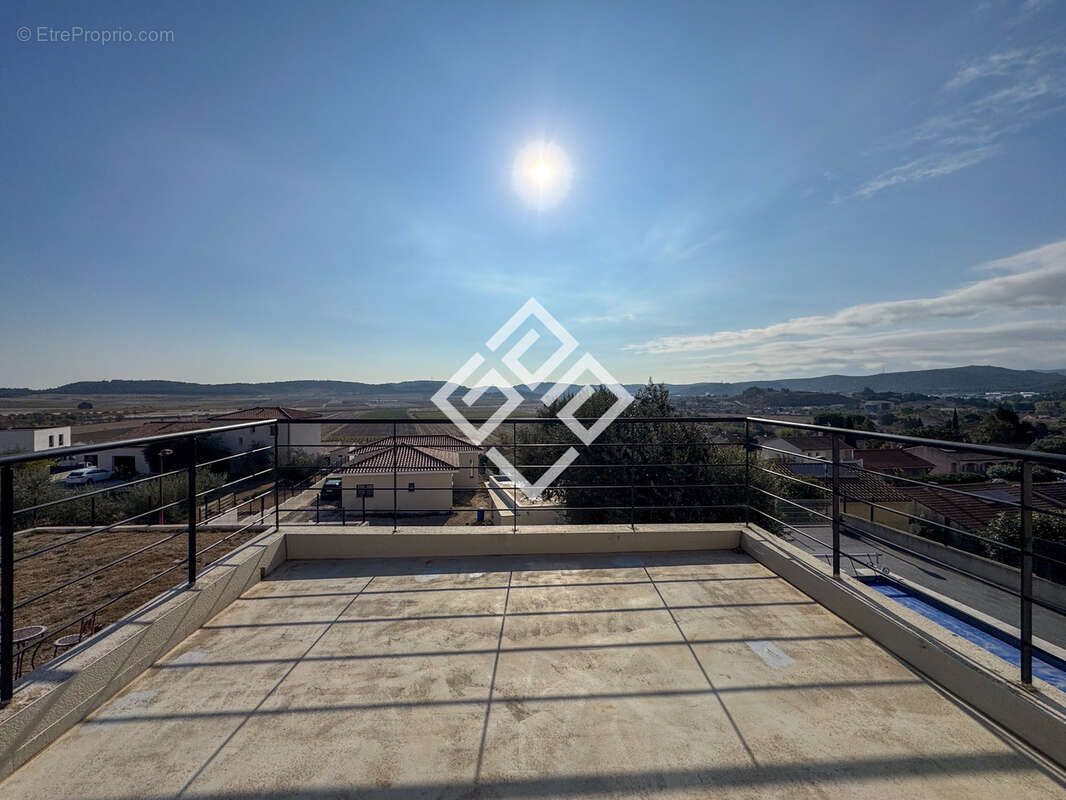 Villa contemporaine avec vue panoramique et piscine - photo 21