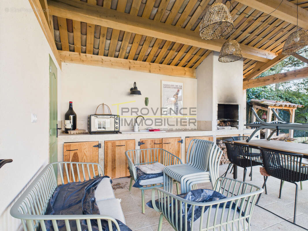 Maison à MONTELIMAR