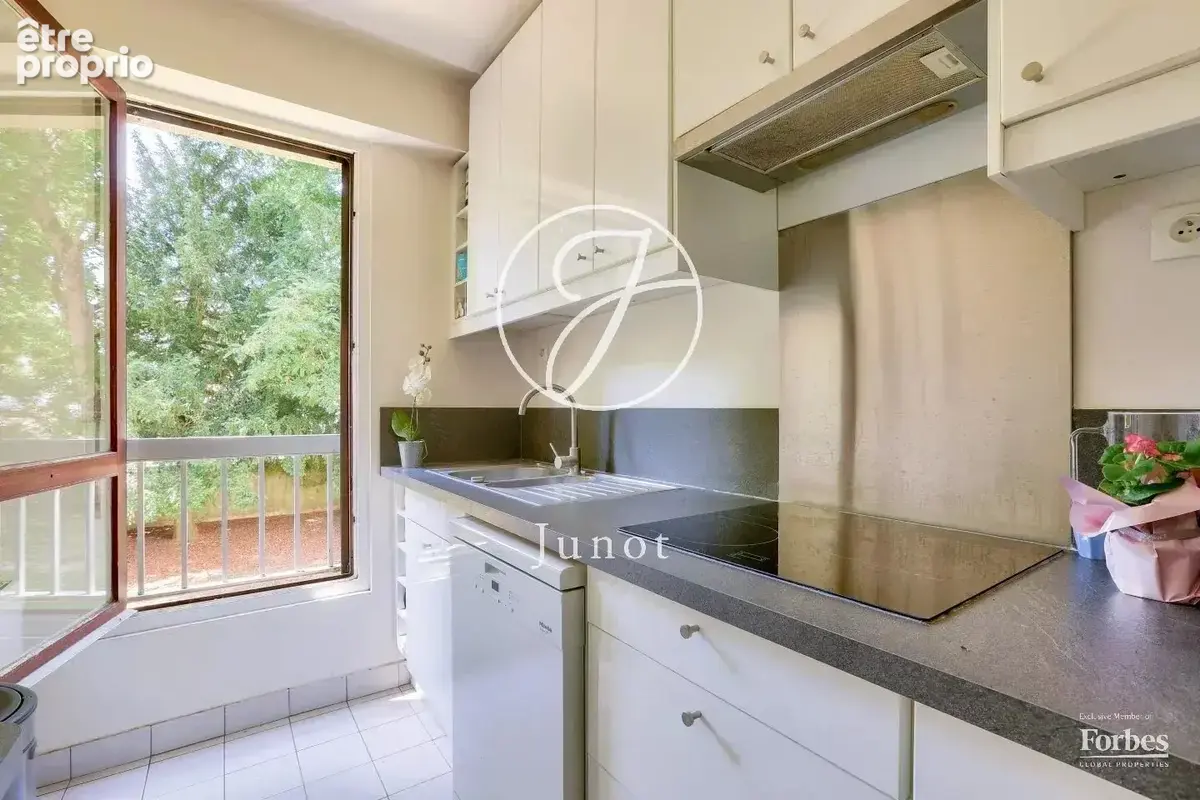 Versailles - PLACE LABOULAYE -  Appartement - 5 chambres -120 m². - photo 10