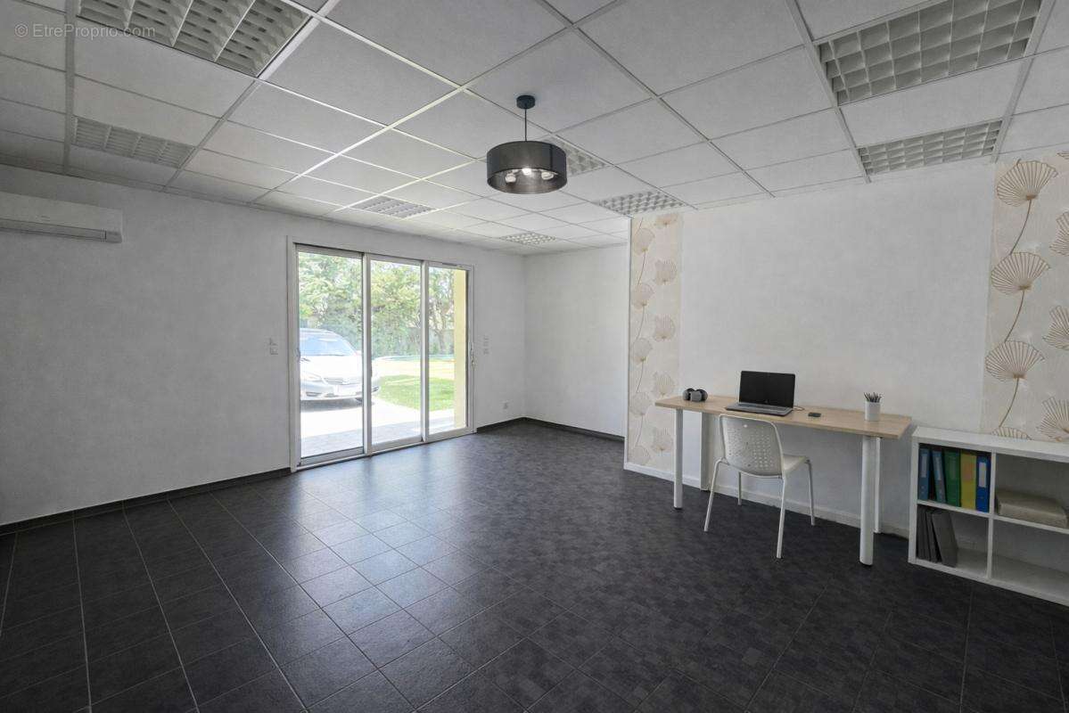 Maison à COURNONTERRAL