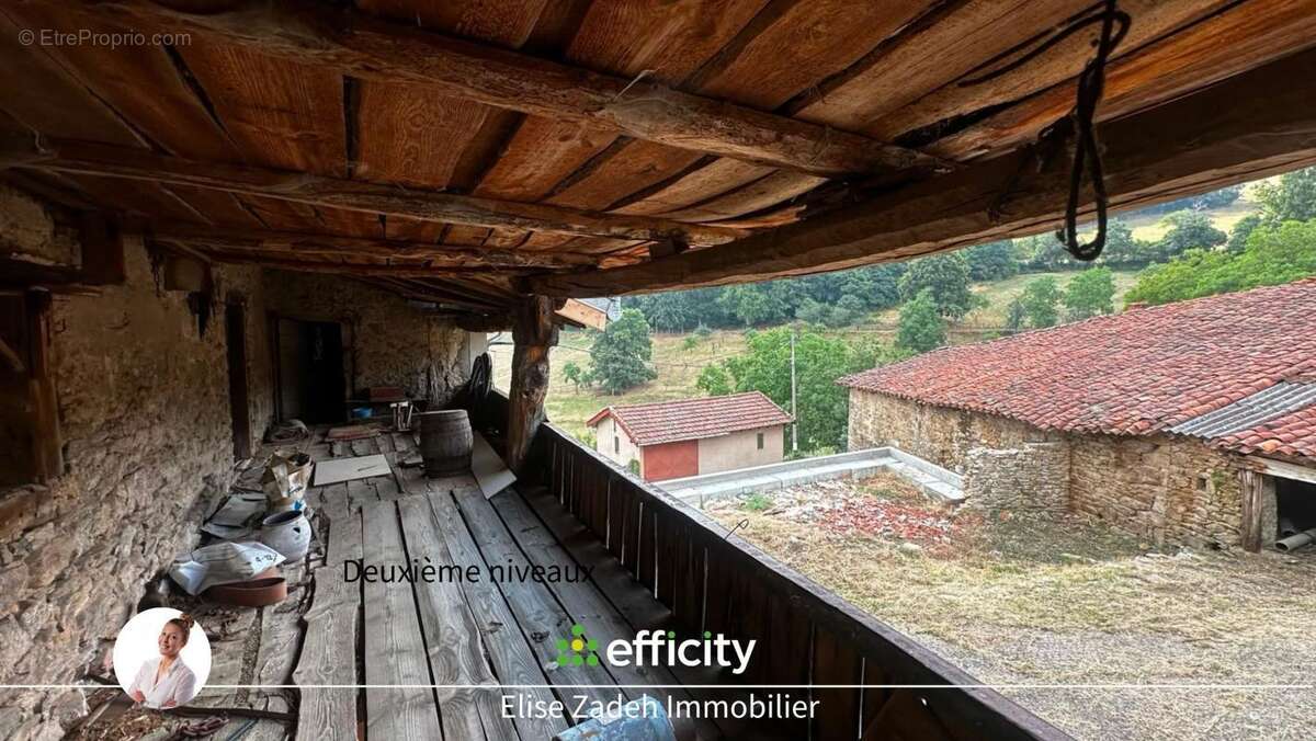 Maison 4 pièces 180 m² à vendre à Aveize (69610) - photo 15