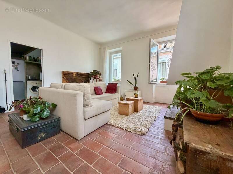 Appartement à MARSEILLE-5E