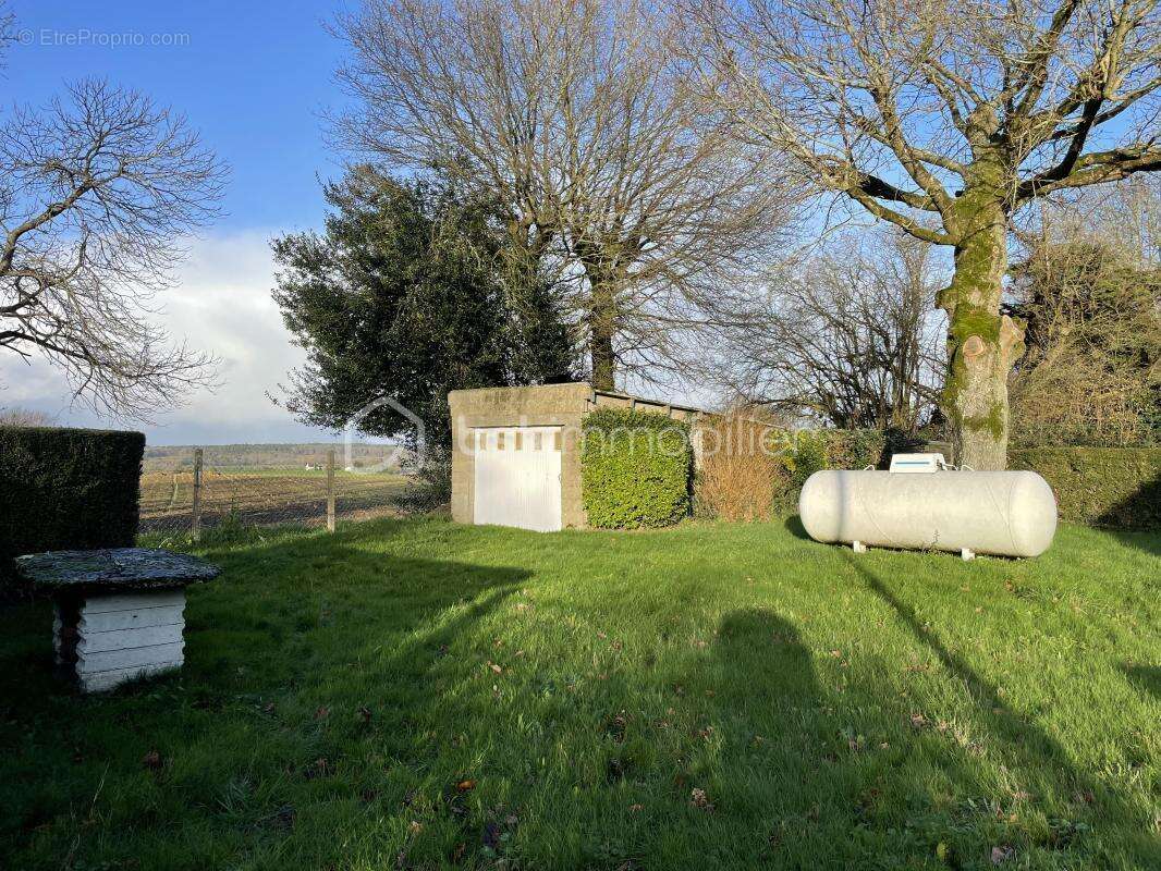 Maison à SAINT-SERVANT