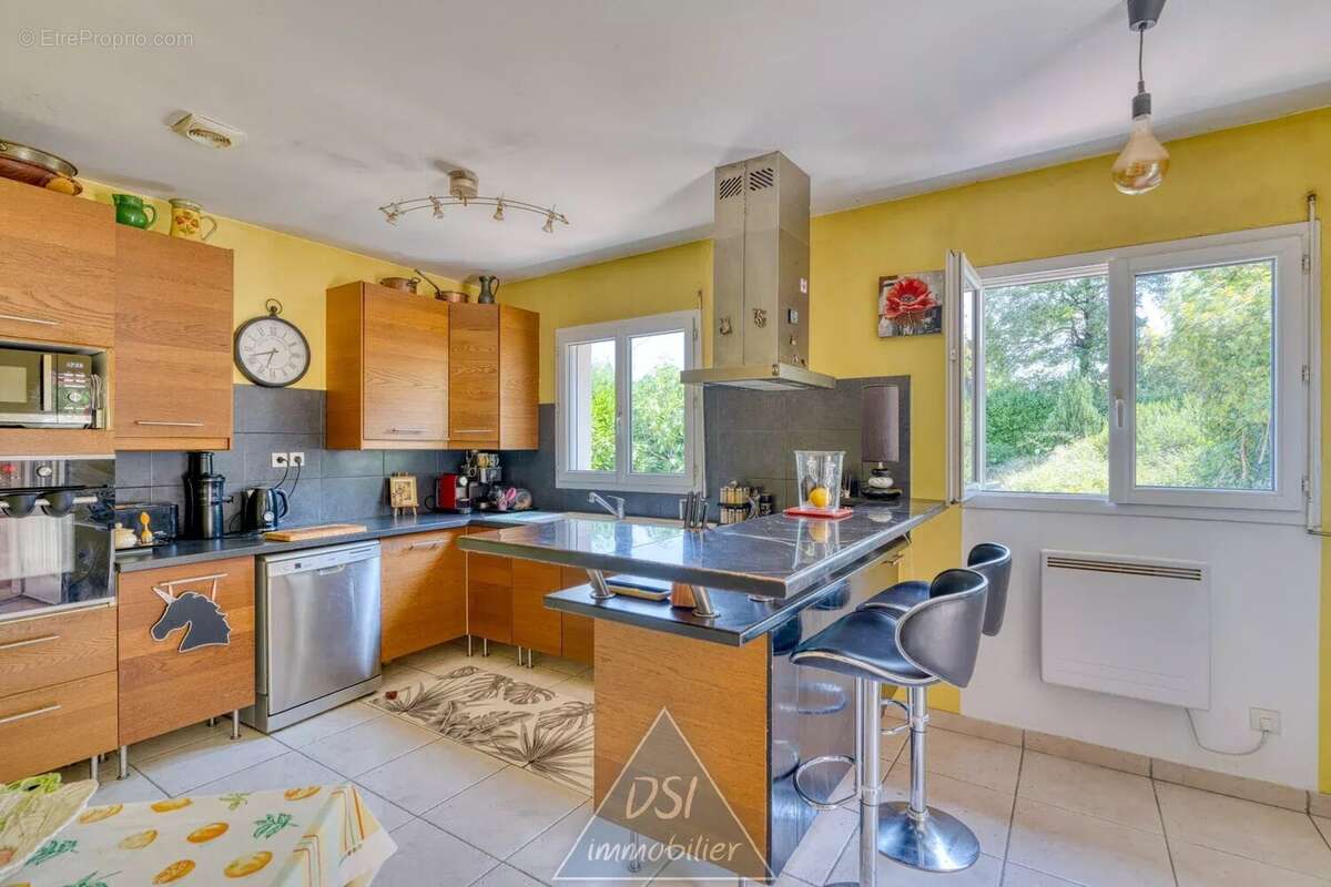 Maison contemporaine de 195 m² – 5 chambres – Terrain de 1 645 m² – NEYRON - photo 6