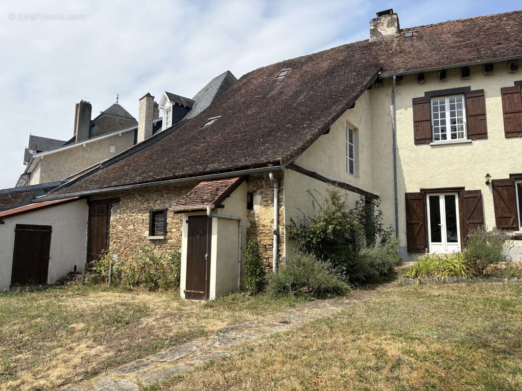 Coussac Bonneval magnifique maison bourg de 5 pièces, garage, piscine, jardin et vues - photo 32