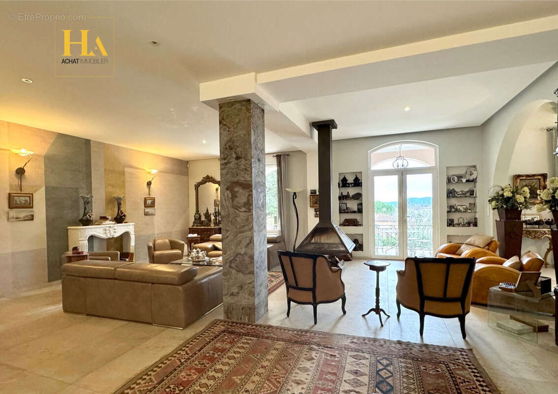 Maison à MONTELIMAR