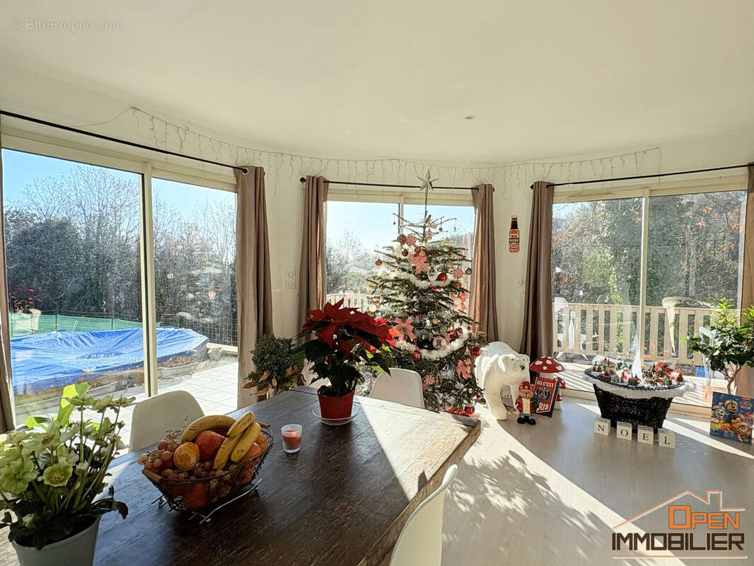 Maison à CARSAC-AILLAC