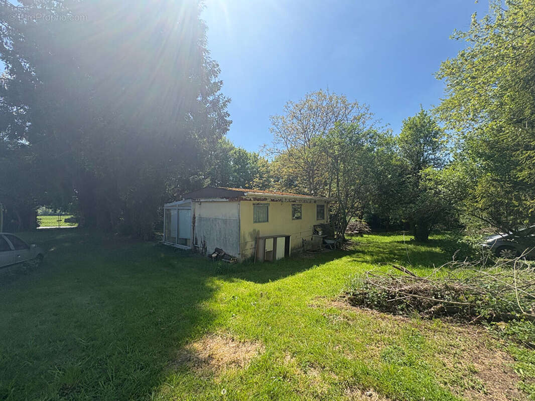 Terrain à PANCY-COURTECON