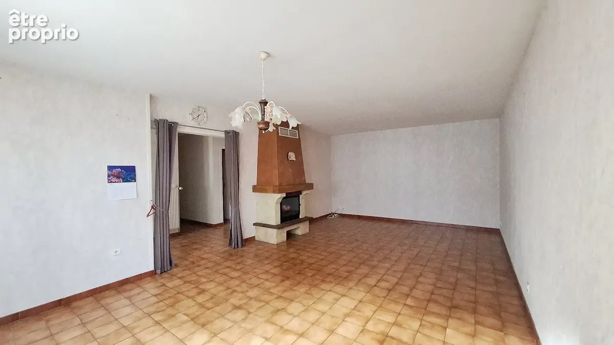 A vendre à Vichy Maison 3 pièces de plain-pied avec sous-sol et garage. - photo 3