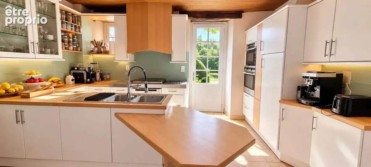 Exclusivite : authentique ensemble immobilier sur 5831 m² de terrain . - photo 8