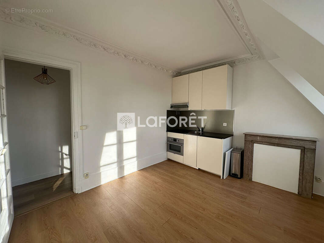 Appartement à PARIS-17E