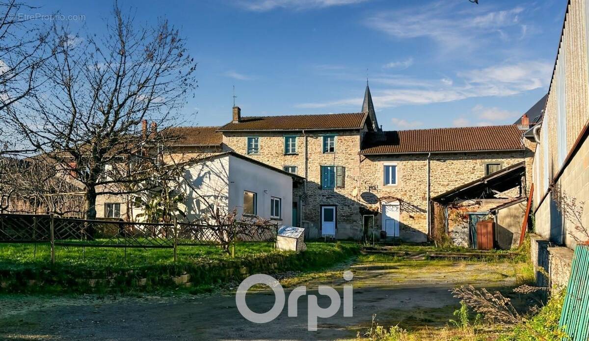 Appartement à AMBAZAC