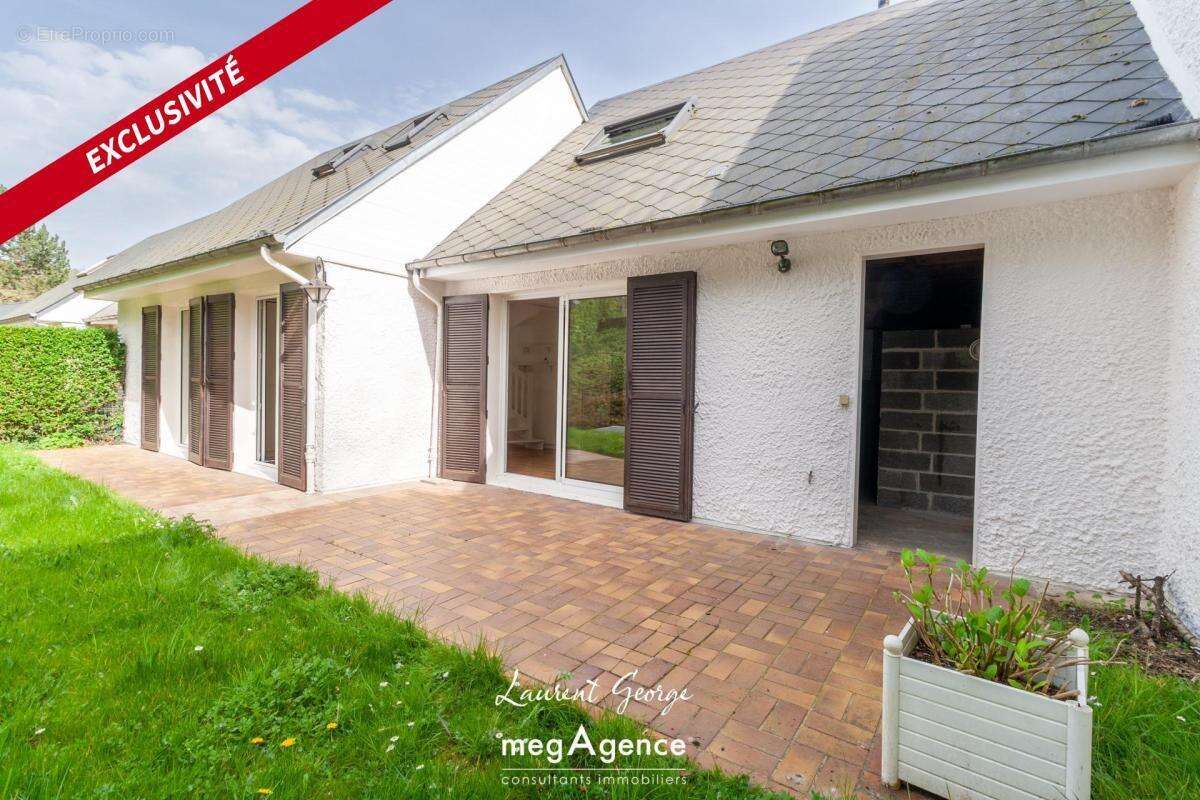 Maison à SAINT-LEGER-DU-BOURG-DENIS