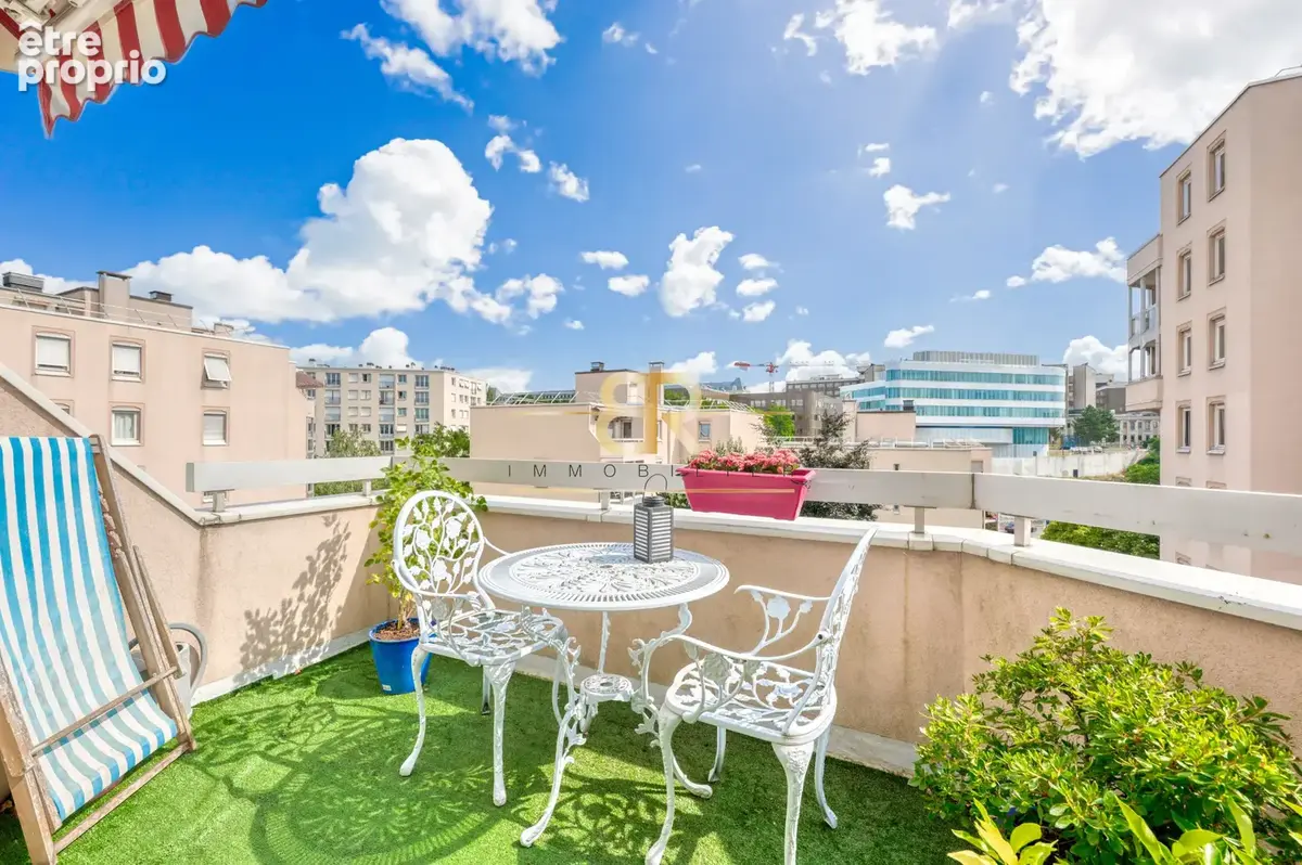 Dernier étage / traversant / terrasse / 4 chambres / box - photo 8