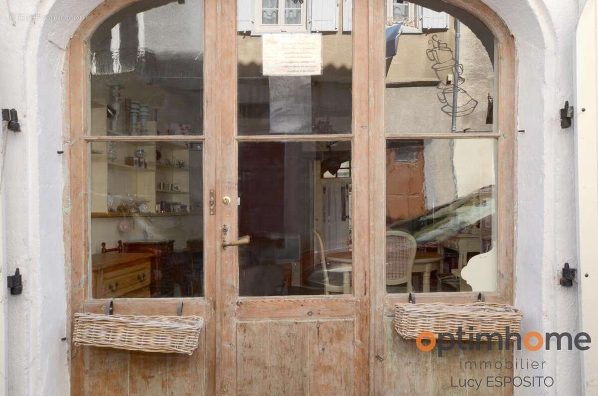  Opportunité Unique au Cœur du Village Historique de Confolens !  - photo 2