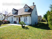Maison à SAINT-DENIS-DE-L&#039;HOTEL