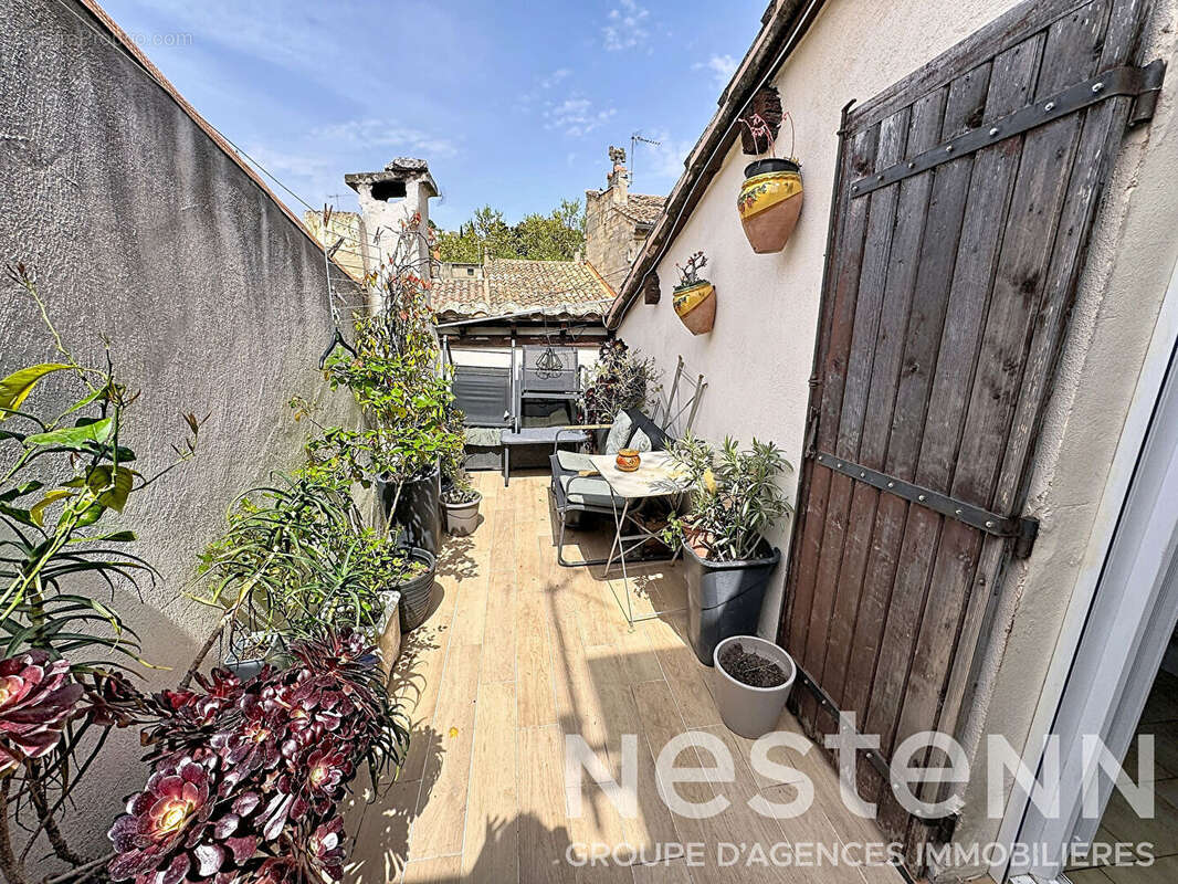 Maison de 126 m², terrasse et T2 indépendant en centre ancien. - photo 8