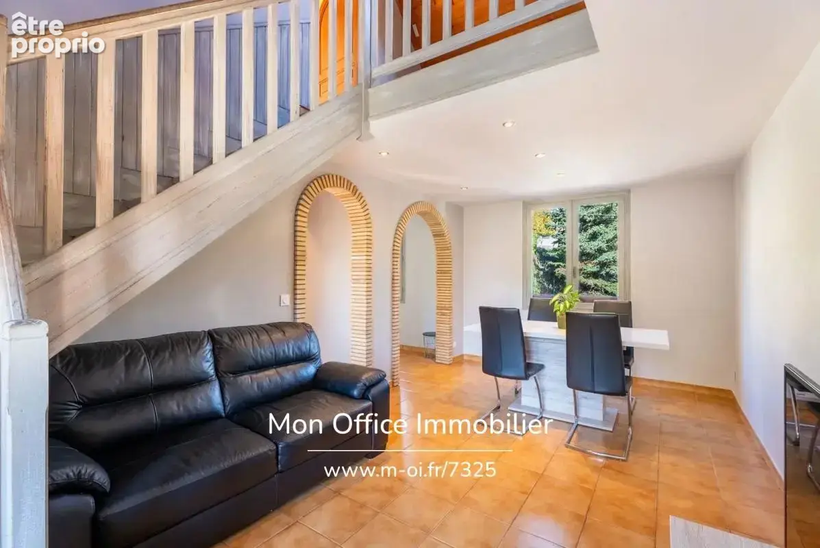 Référence : 7325-MTE - Duplex de type 4 de 100 m² - deux balcons- centre ville - photo 4