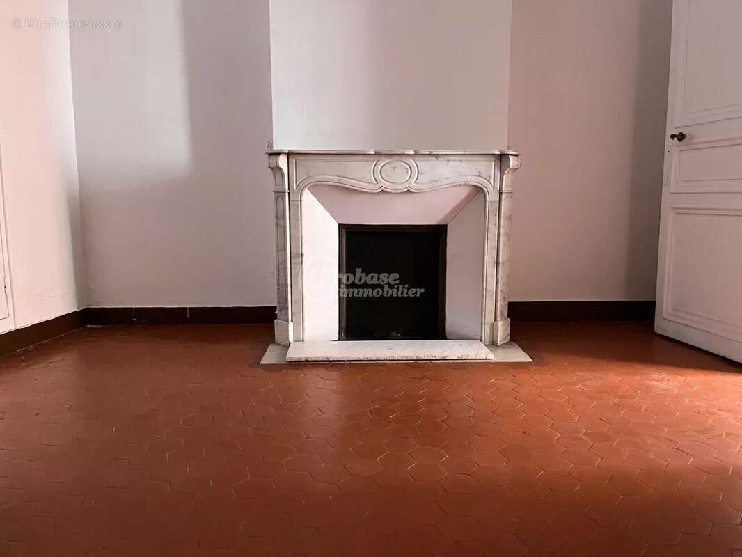 Appartement à MARSEILLE-6E