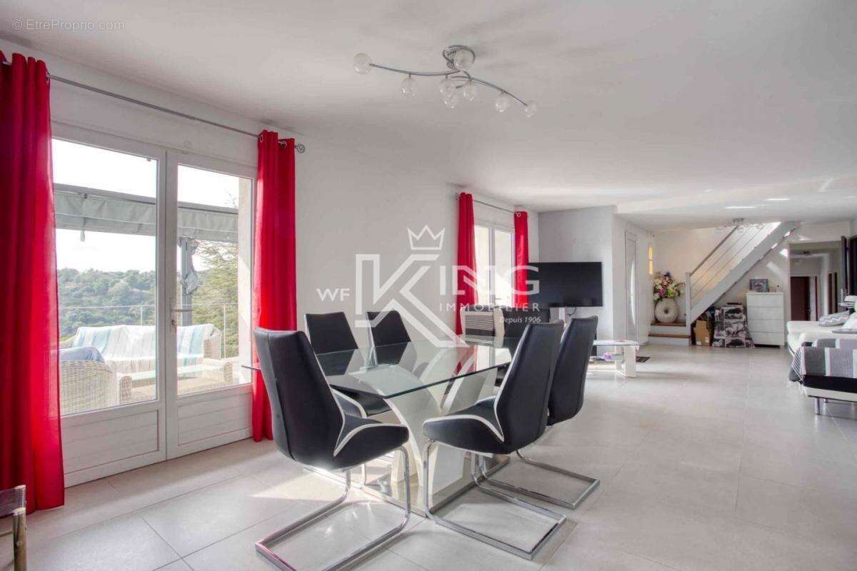 Maison à LES ISSAMBRES