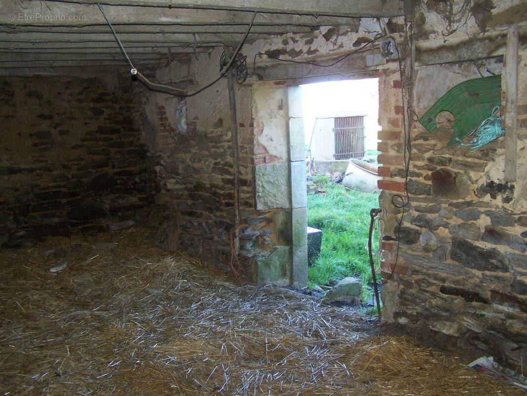 Autre à NEUVY-SAINT-SEPULCHRE