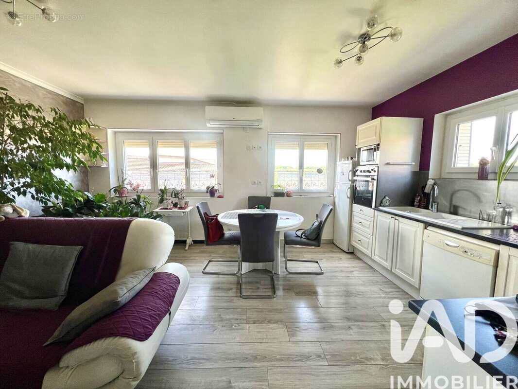 Photo 8 - Maison à SAINT-LAURENT-DE-CHAMOUSSET