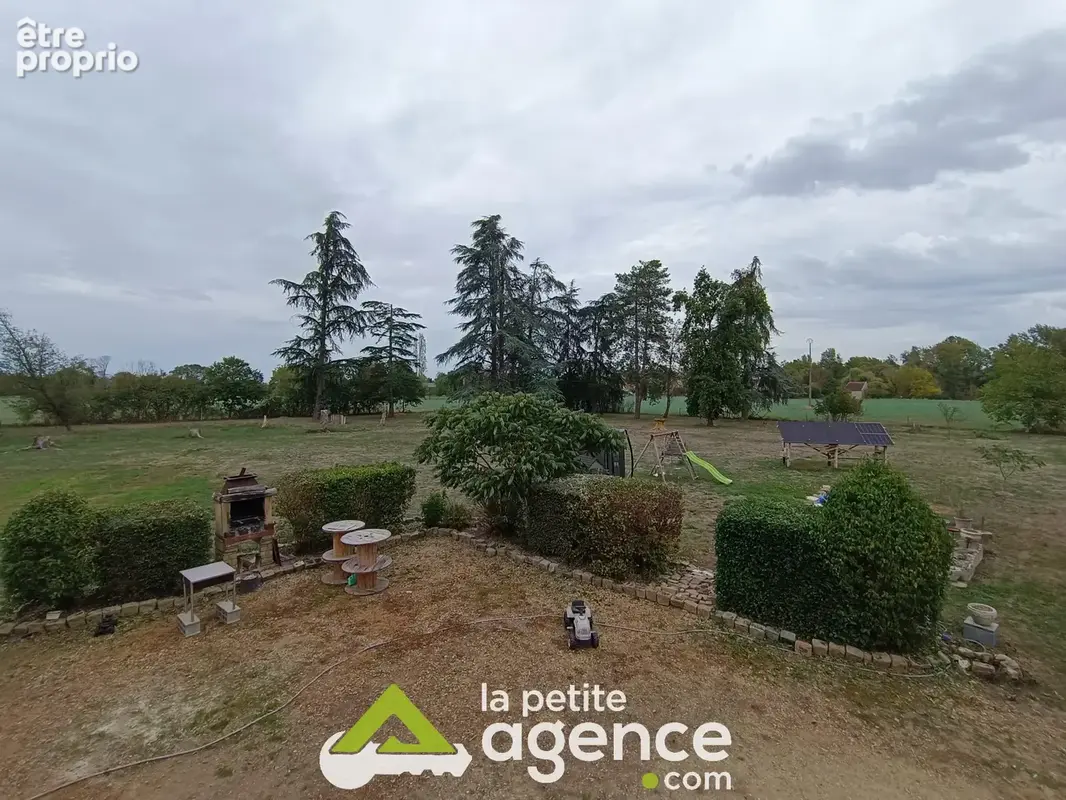 Maison 3 chambres sur près d'un hectare de terrain - photo 5