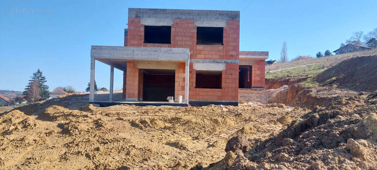 Maison à FESCHES-LE-CHATEL