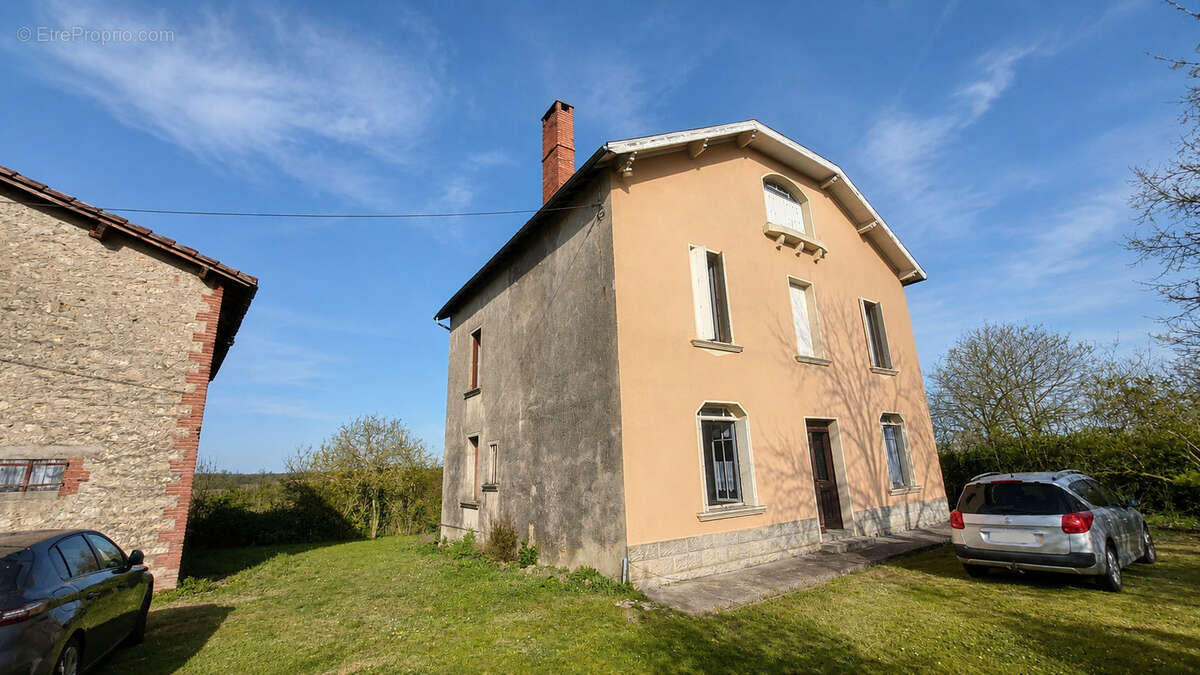 Maison à CAHUZAC-SUR-VERE