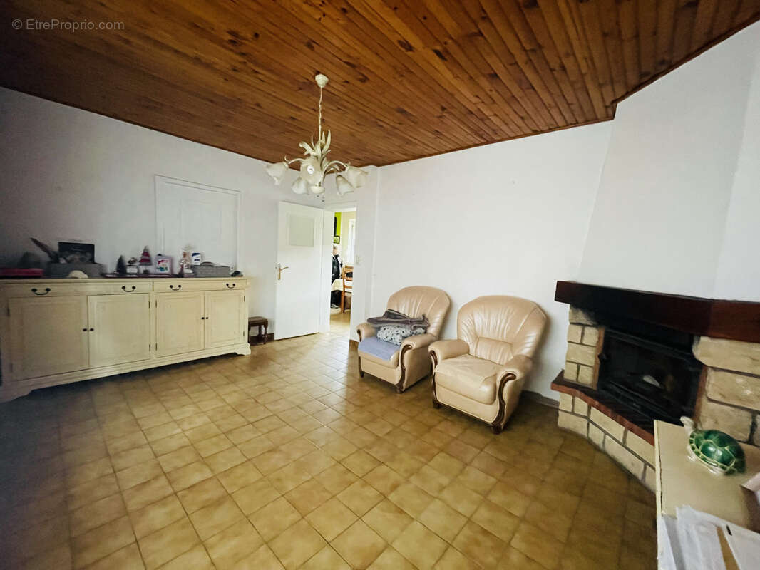 Maison semi mitoyenne 79 m2 à Louvroil - photo 4
