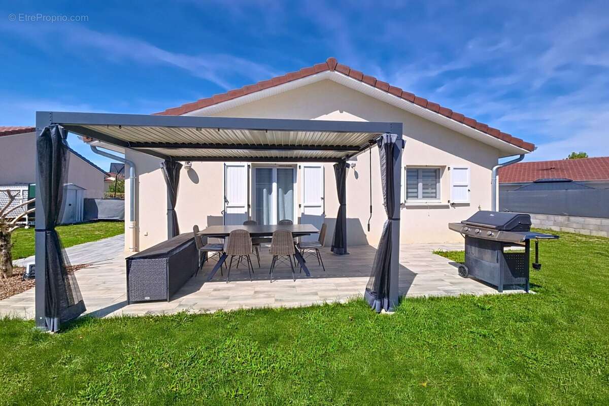 Maison à CHARVIEU-CHAVAGNEUX