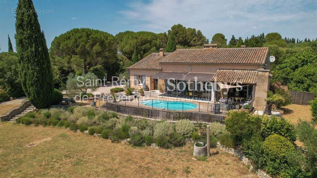 Propriété de plain pied avec piscine à Saint Rémy de Provence, vue sur les Alpilles - photo 8