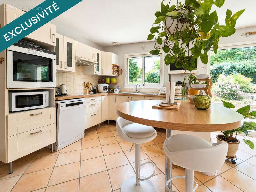 Maison 141 m² à Saint-Victor-De-Morestel  - photo 5