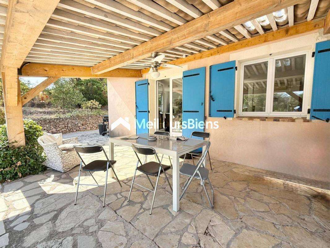 Maison à ROQUEBRUNE-SUR-ARGENS