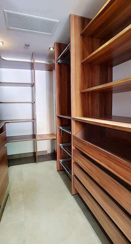 Appartement à VALLAURIS