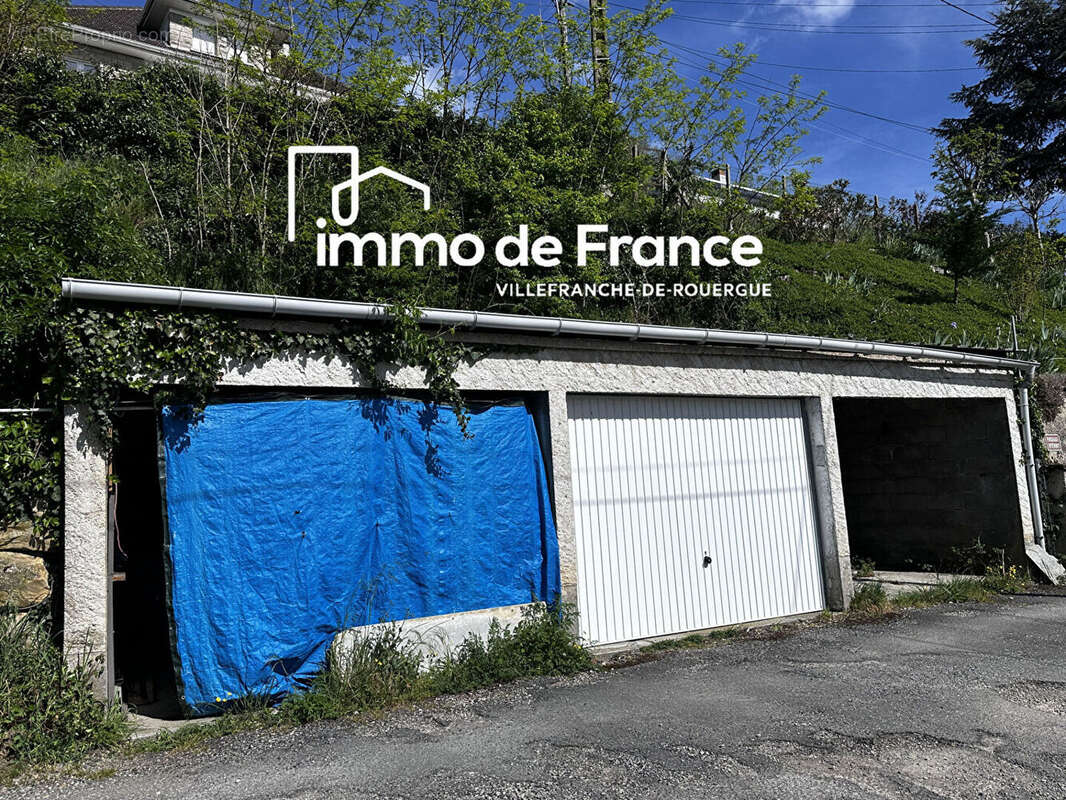 Maison comprenant 3 appartements loués : 1 T2, 2 T3 / T4, 3 garages et 3 parkings - photo 5